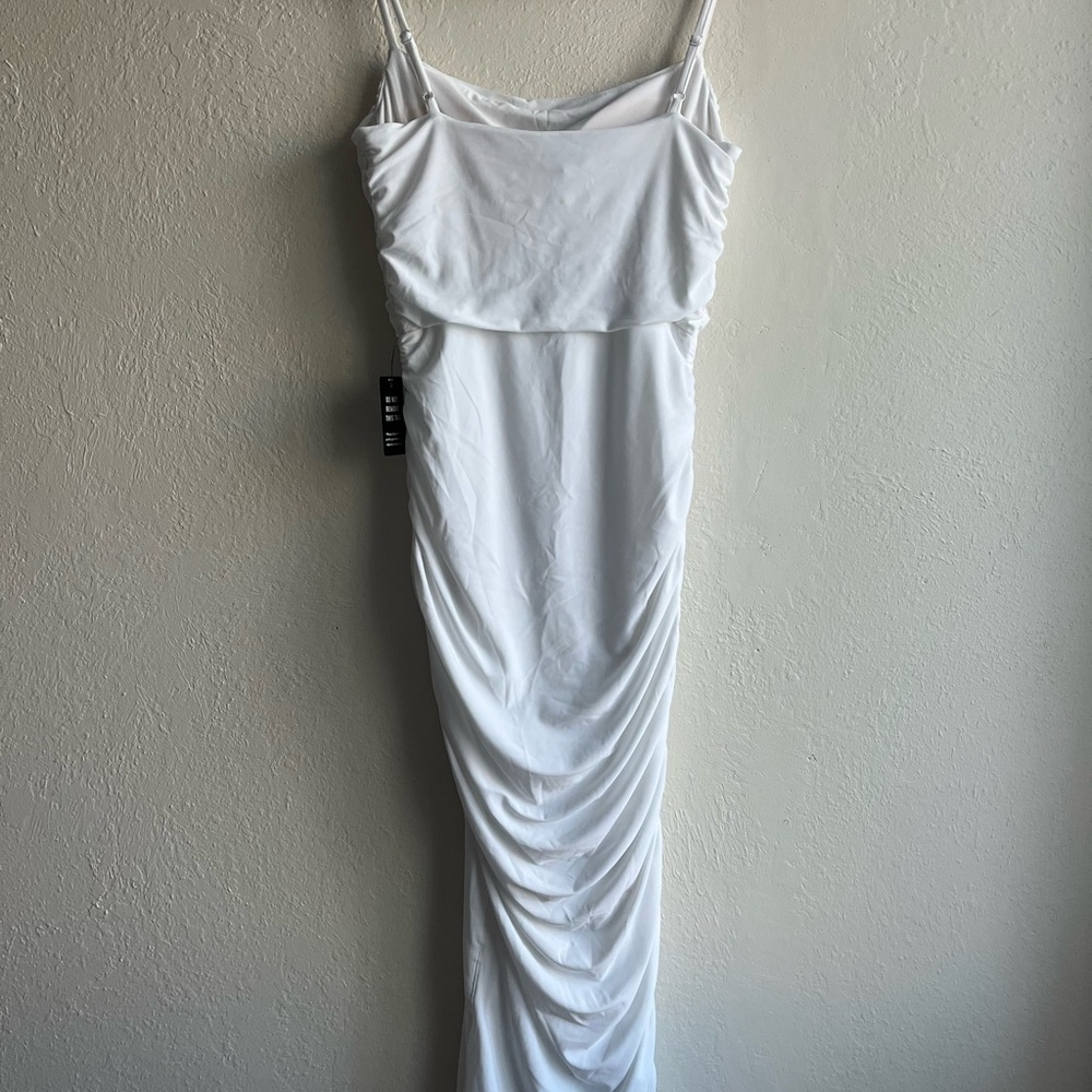 Express Body Contour White Dress - Picture 7 of 8